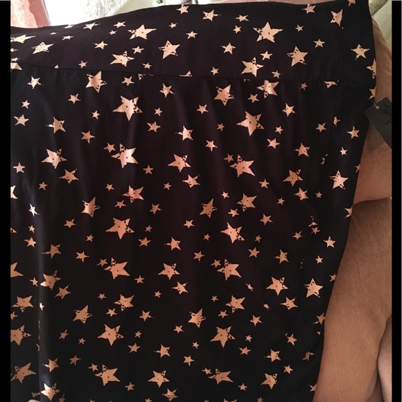 torrid Dresses & Skirts - Torrid size 4 black pencil skirt with tan stars